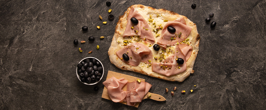 Pinsa Mortadella di Bologna