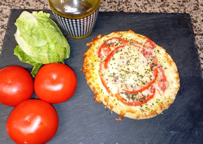 TARTE FEUILLETEE TOMATE MOZZARELLA