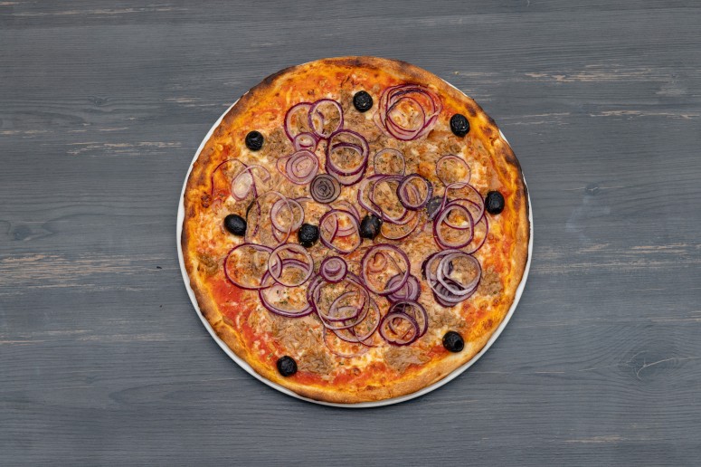 Pizza Tonno/Zwiebeln/Oliven