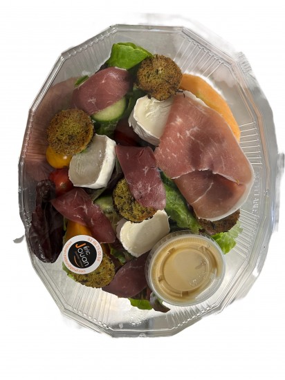 Salade Burrata au pesto (jb pays, melon, tomates, croutons, salades)