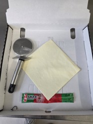 Roulette à pizza#sauce piquante#serviette