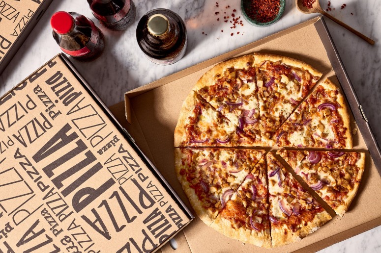 Pizza Chicken sehr würzig und mit leckerer Sauce und Hähnchen !