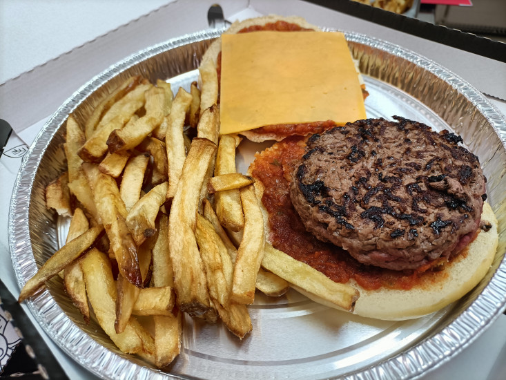 Burger de boeuf, frites